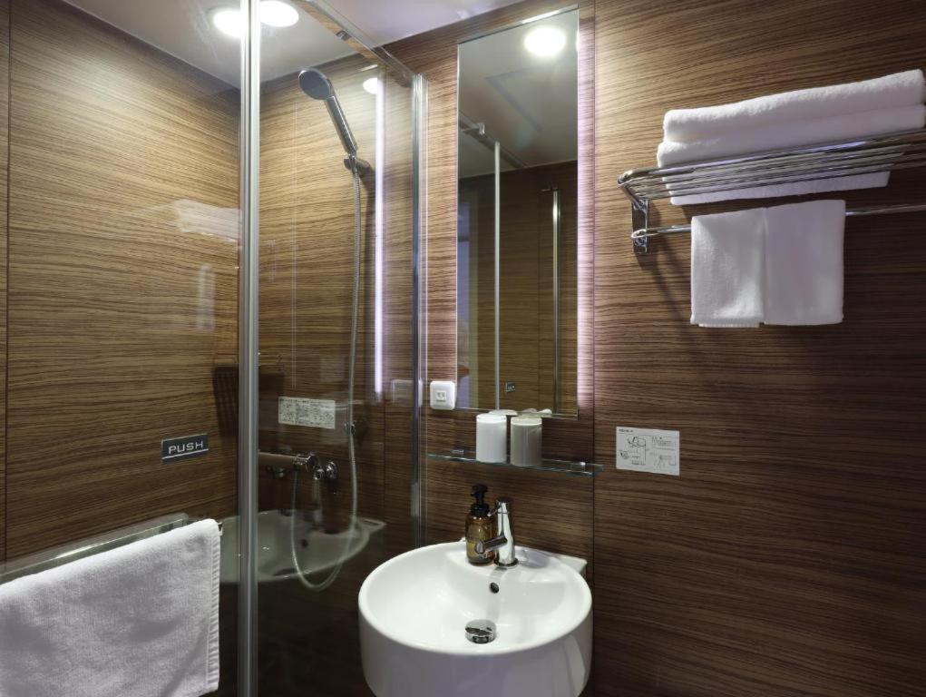 Hotel Glad One Kyoto Shichijo By M'S Bagian luar foto